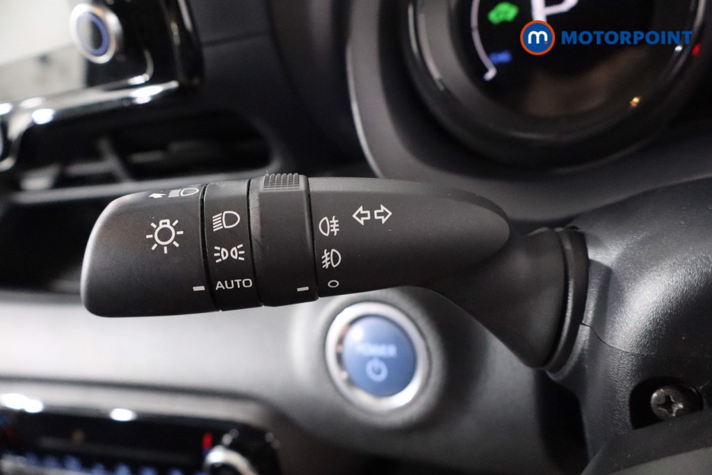 Toyota Yaris Dynamic Automatic Petrol-Electric Hybrid Hatchback - Stock Number (1570014) - 20th supplementary image