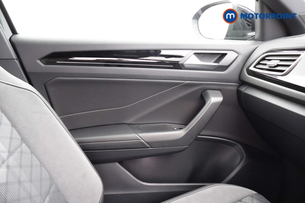 Volkswagen T-Roc R-Line Automatic Petrol SUV - Stock Number (1570038) - 7th supplementary image