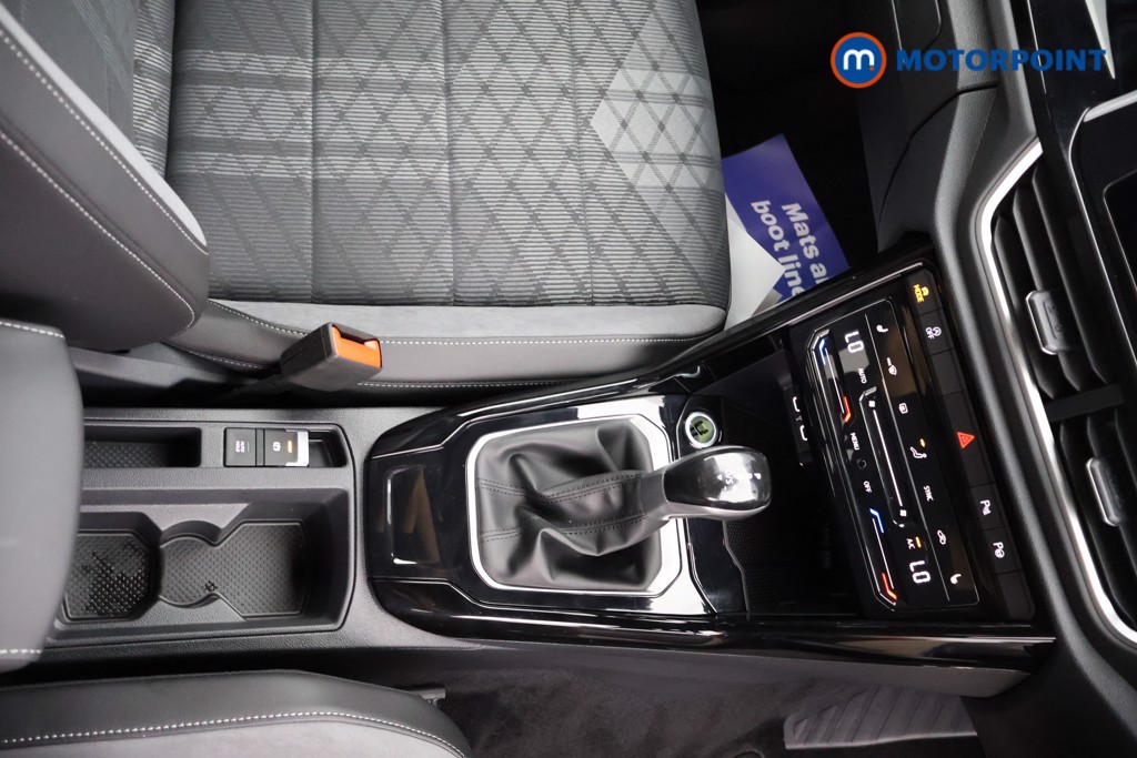 Volkswagen T-Roc R-Line Automatic Petrol SUV - Stock Number (1570038) - 8th supplementary image