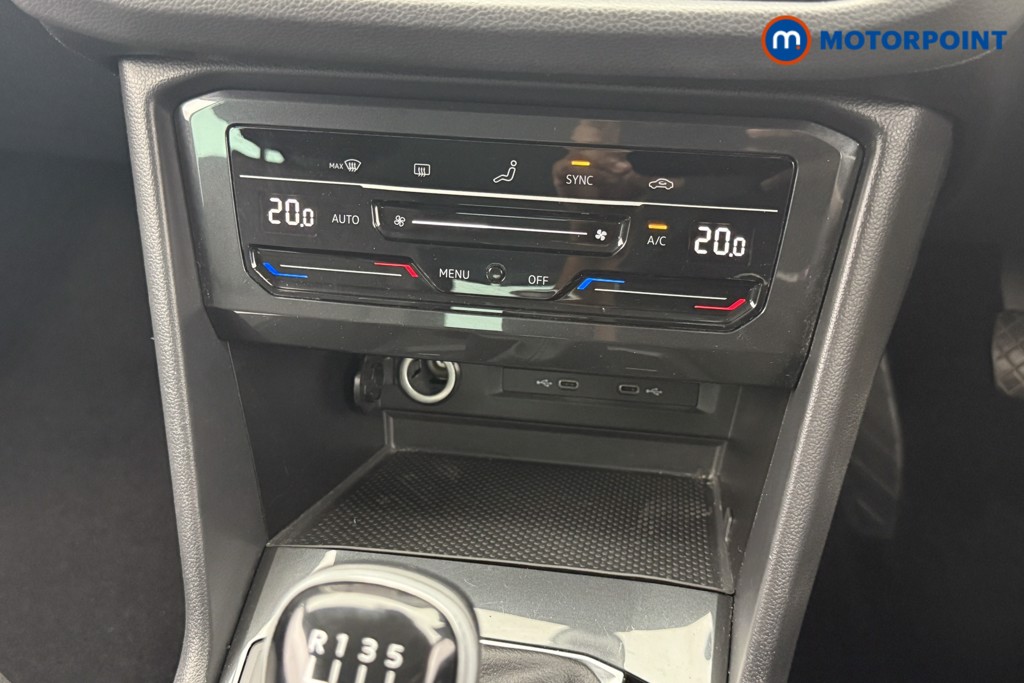 Volkswagen Tiguan Life Manual Petrol SUV - Stock Number (1570139) - 4th supplementary image
