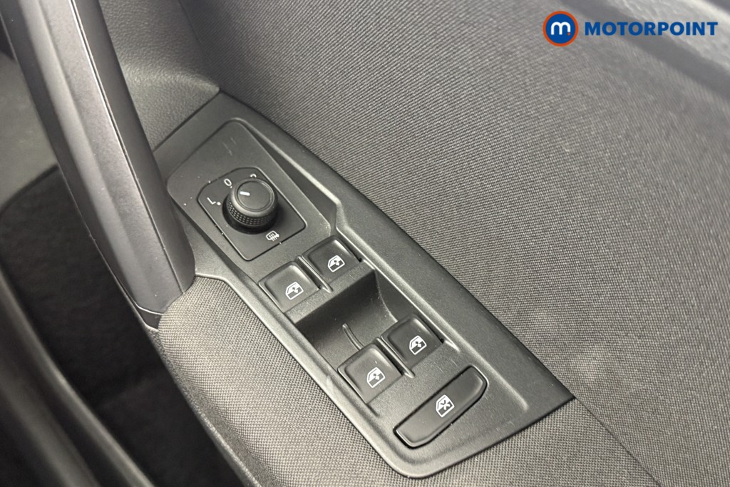 Volkswagen Tiguan Life Manual Petrol SUV - Stock Number (1570139) - 14th supplementary image