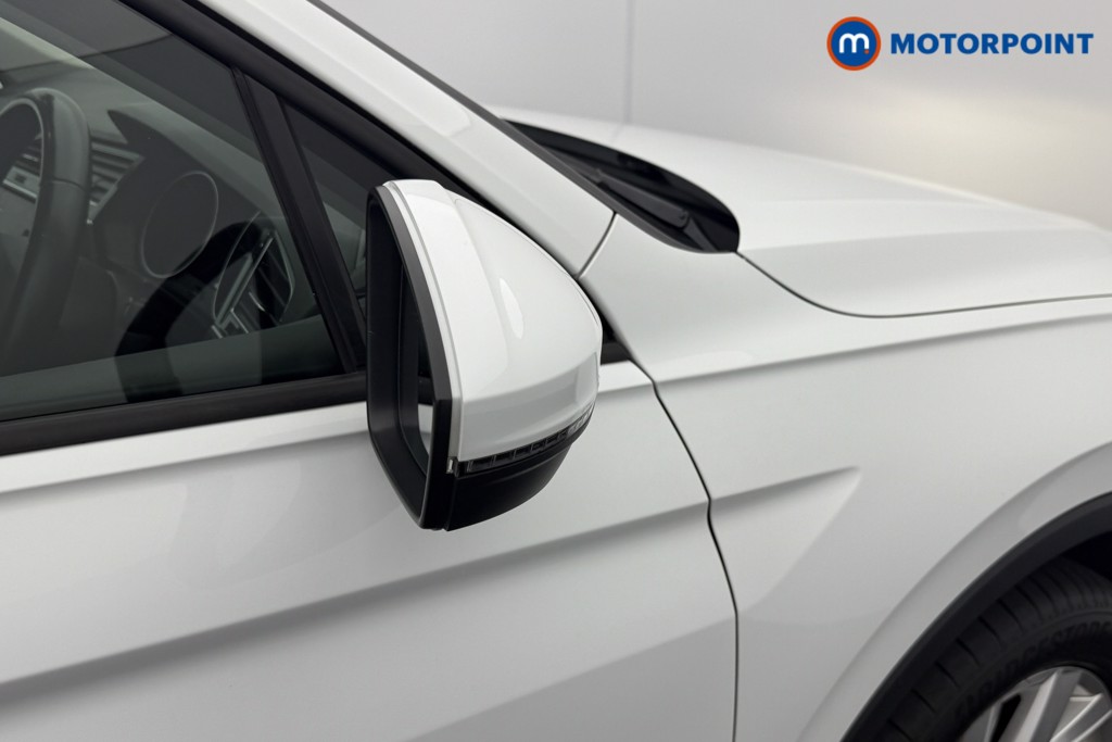 Volkswagen Tiguan Life Manual Petrol SUV - Stock Number (1570139) - 15th supplementary image