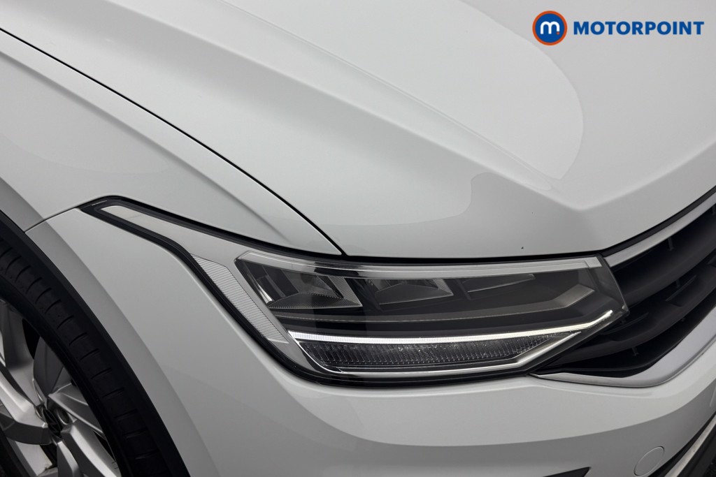 Volkswagen Tiguan Life Manual Petrol SUV - Stock Number (1570139) - 16th supplementary image