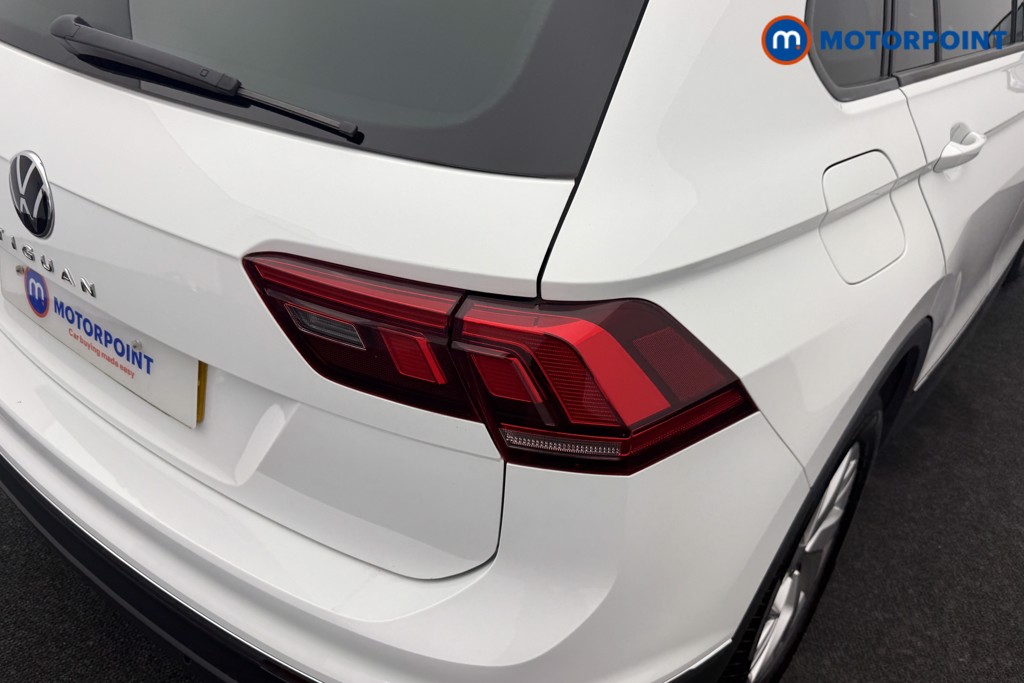 Volkswagen Tiguan Life Manual Petrol SUV - Stock Number (1570139) - 24th supplementary image