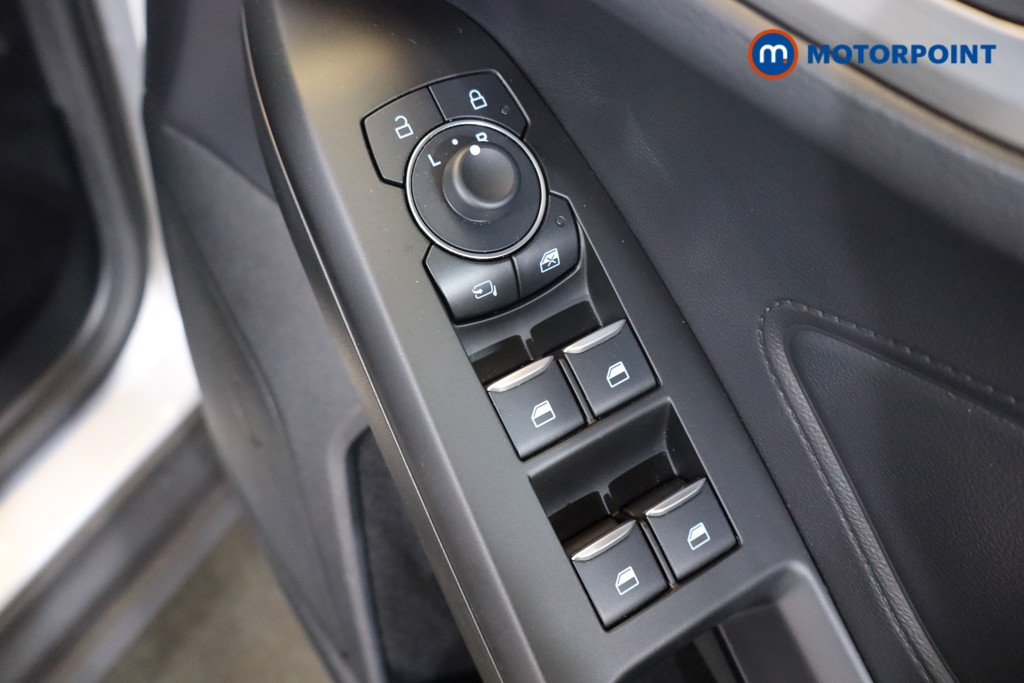 Ford Focus Titanium X Manual Petrol-Electric Hybrid Hatchback - Stock Number (1570783) - 19th supplementary image