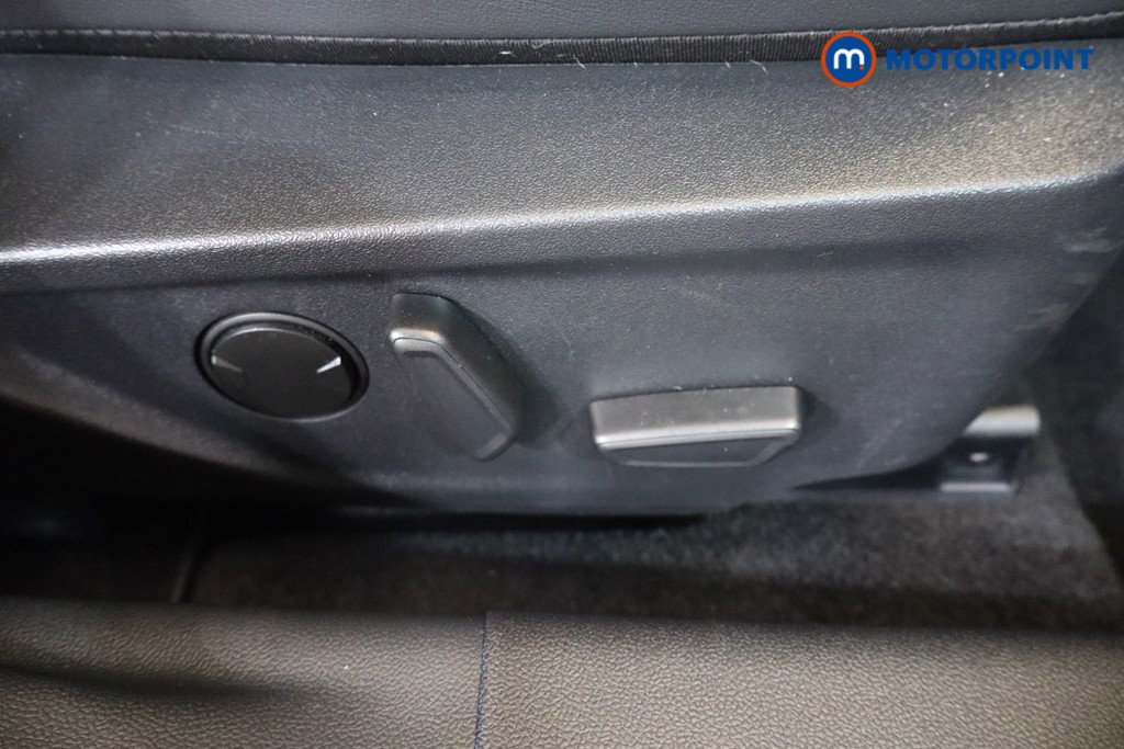 Ford Focus Titanium X Manual Petrol-Electric Hybrid Hatchback - Stock Number (1570783) - 20th supplementary image