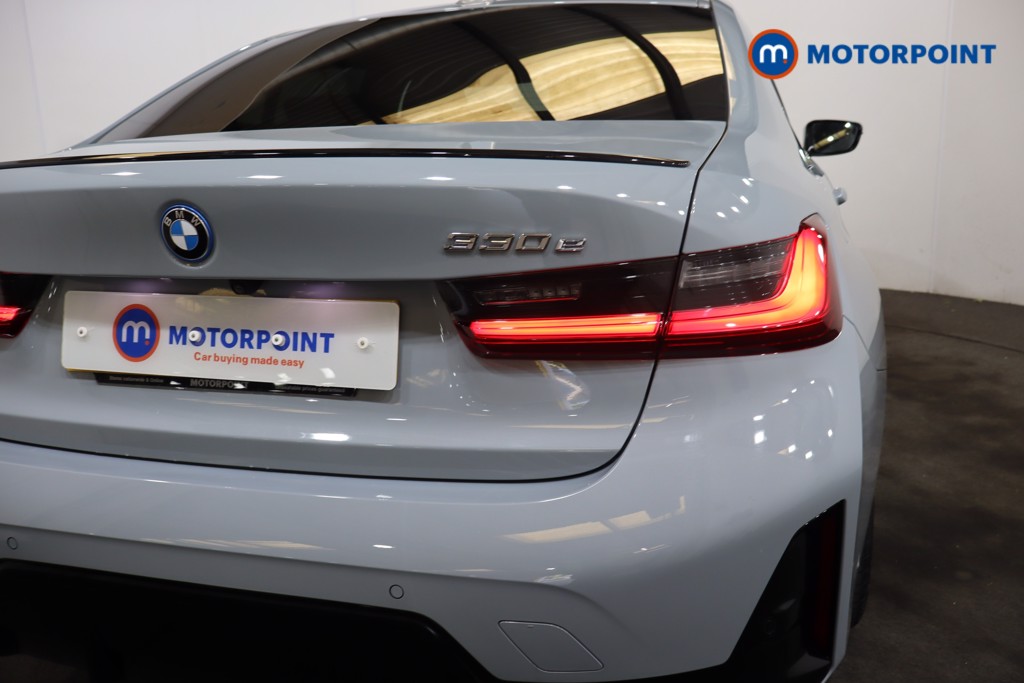 BMW 3 Series M Sport Automatic Petrol Plug-In Hybrid Saloon - Stock Number (1571191) - 32nd supplementary image