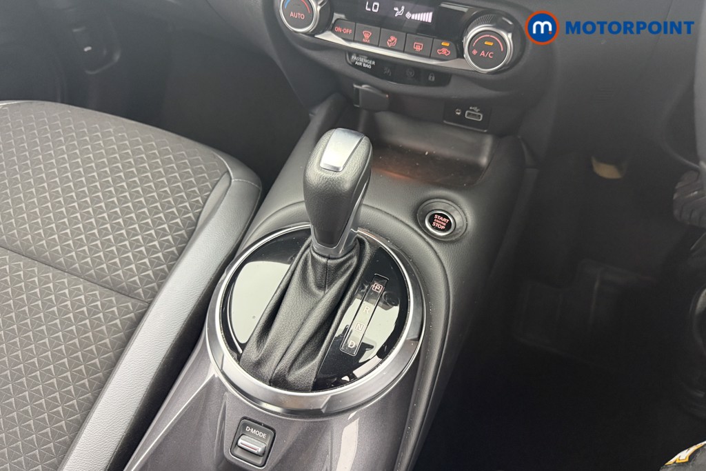 Nissan Juke N-Connecta Automatic Petrol SUV - Stock Number (1545554) - 5th supplementary image