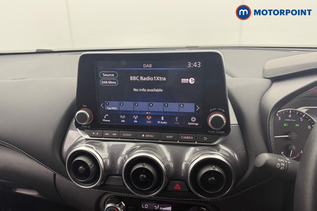 Nissan Juke N-Connecta Automatic Petrol SUV - Stock Number (1545554) - 8th supplementary image