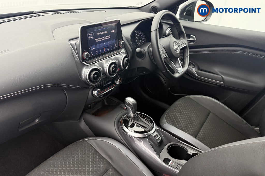 Nissan Juke N-Connecta Automatic Petrol SUV - Stock Number (1545554) - 18th supplementary image