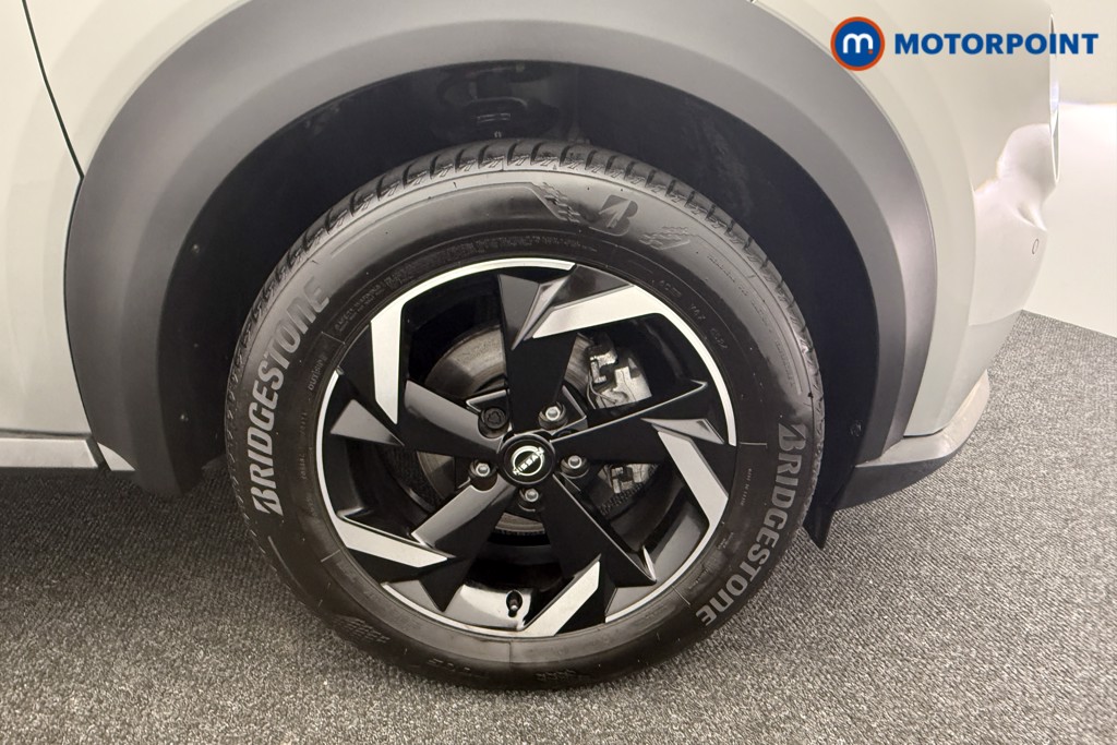 Nissan Juke N-Connecta Automatic Petrol SUV - Stock Number (1545554) - 26th supplementary image
