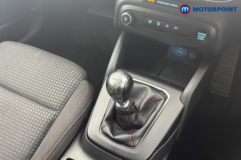 Ford Focus St-Line Manual Petrol Hatchback - Stock Number (1558502) - 5th supplementary image