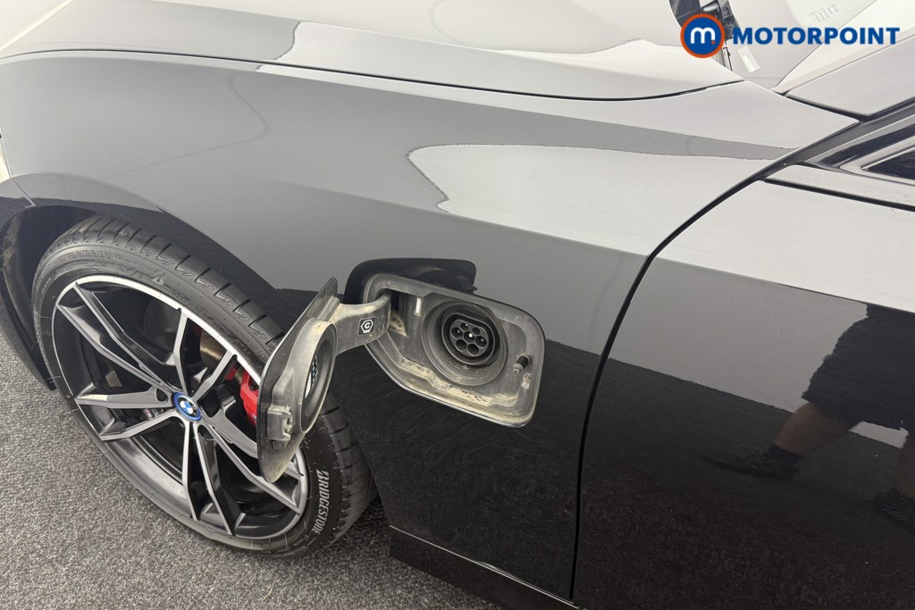 BMW 3 Series M Sport Automatic Petrol Plug-In Hybrid Estate - Stock Number (1560988) - 19th supplementary image