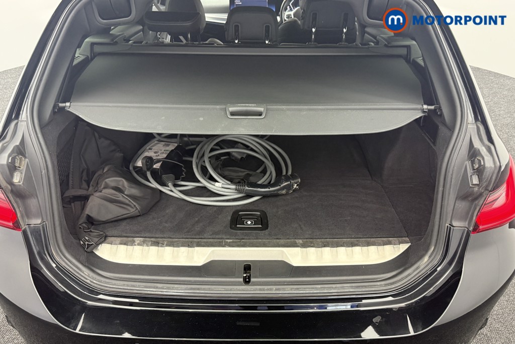 BMW 3 Series M Sport Automatic Petrol Plug-In Hybrid Estate - Stock Number (1560988) - 26th supplementary image