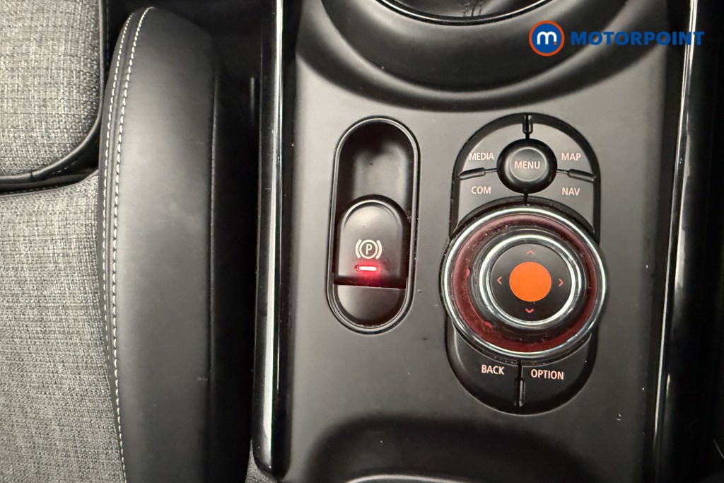 Mini Clubman Cooper S Manual Petrol Estate - Stock Number (1561651) - 10th supplementary image