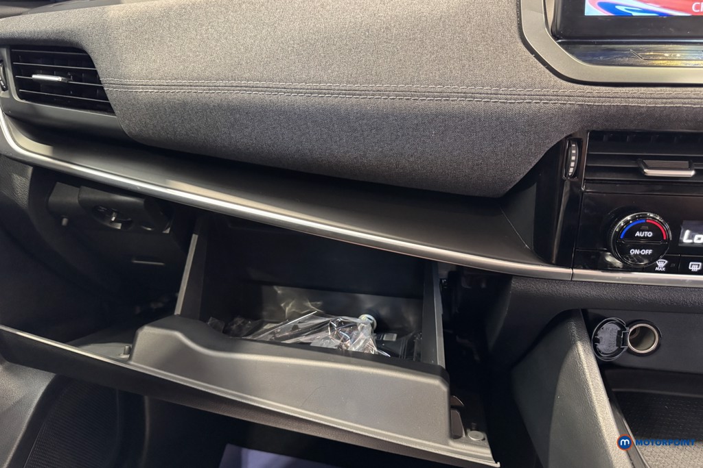 Nissan Qashqai Acenta Premium Manual Petrol SUV - Stock Number (1562325) - 11th supplementary image