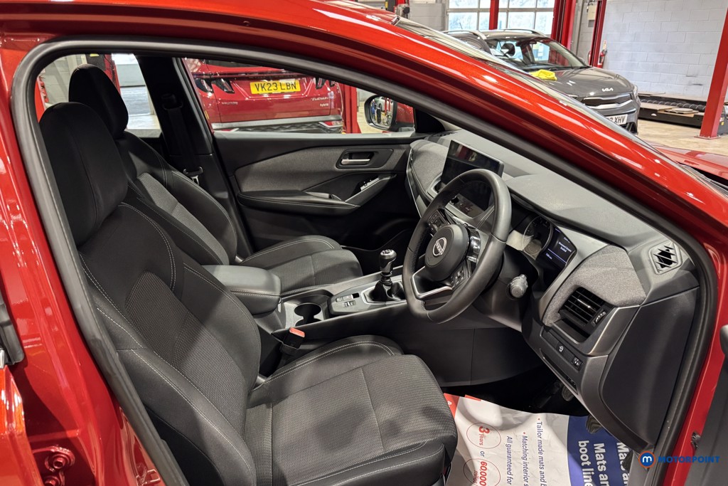 Nissan Qashqai Acenta Premium Manual Petrol SUV - Stock Number (1562325) - 1st supplementary image