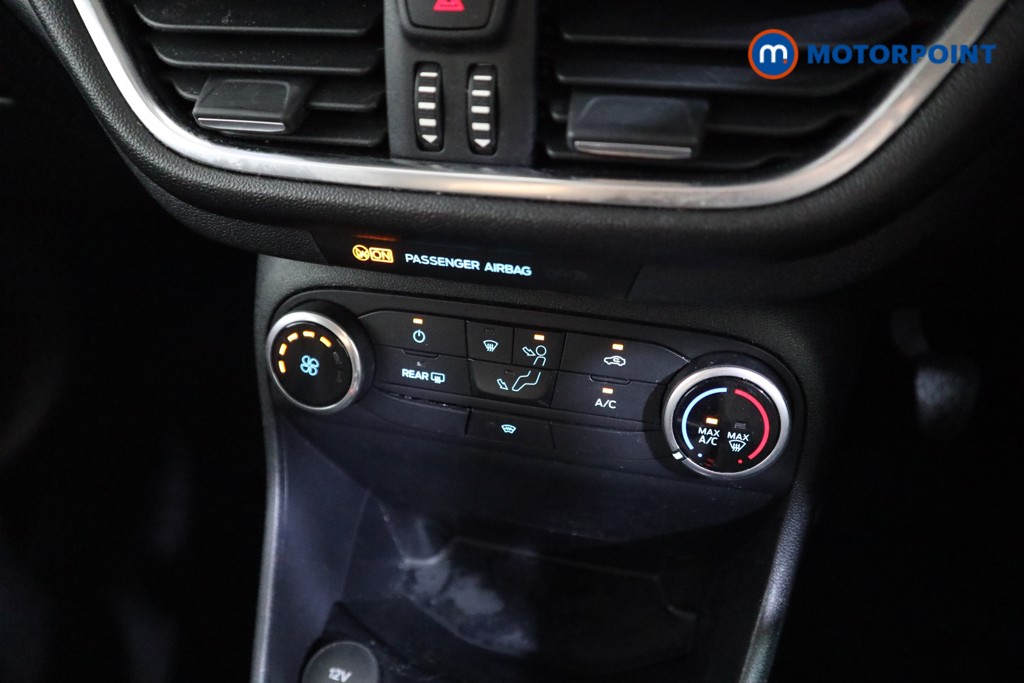 Ford Fiesta Titanium Manual Petrol Hatchback - Stock Number (1563412) - 7th supplementary image