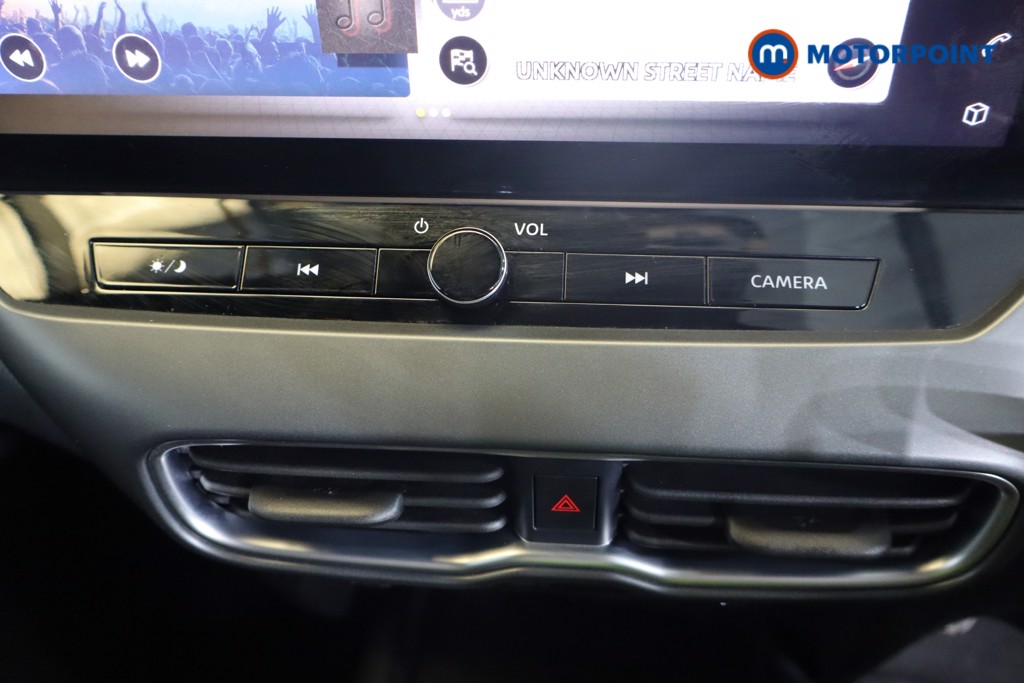 Nissan Juke N-Connecta Manual Petrol SUV - Stock Number (1563453) - 10th supplementary image