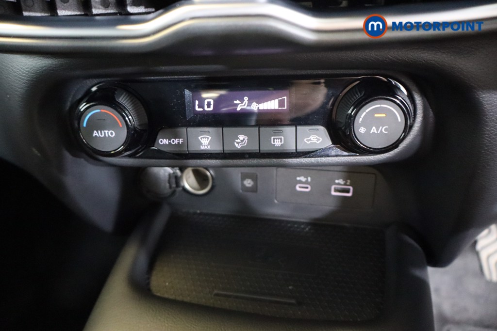 Nissan Juke N-Connecta Manual Petrol SUV - Stock Number (1563453) - 11th supplementary image