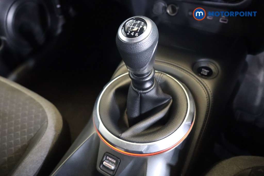 Nissan Juke N-Connecta Manual Petrol SUV - Stock Number (1563453) - 12th supplementary image