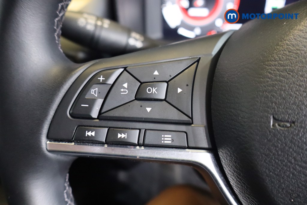Nissan Juke N-Connecta Manual Petrol SUV - Stock Number (1563453) - 14th supplementary image