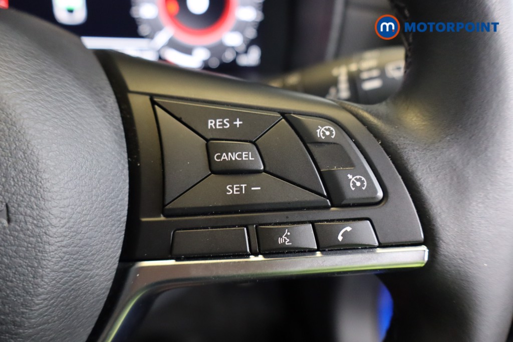 Nissan Juke N-Connecta Manual Petrol SUV - Stock Number (1563453) - 15th supplementary image