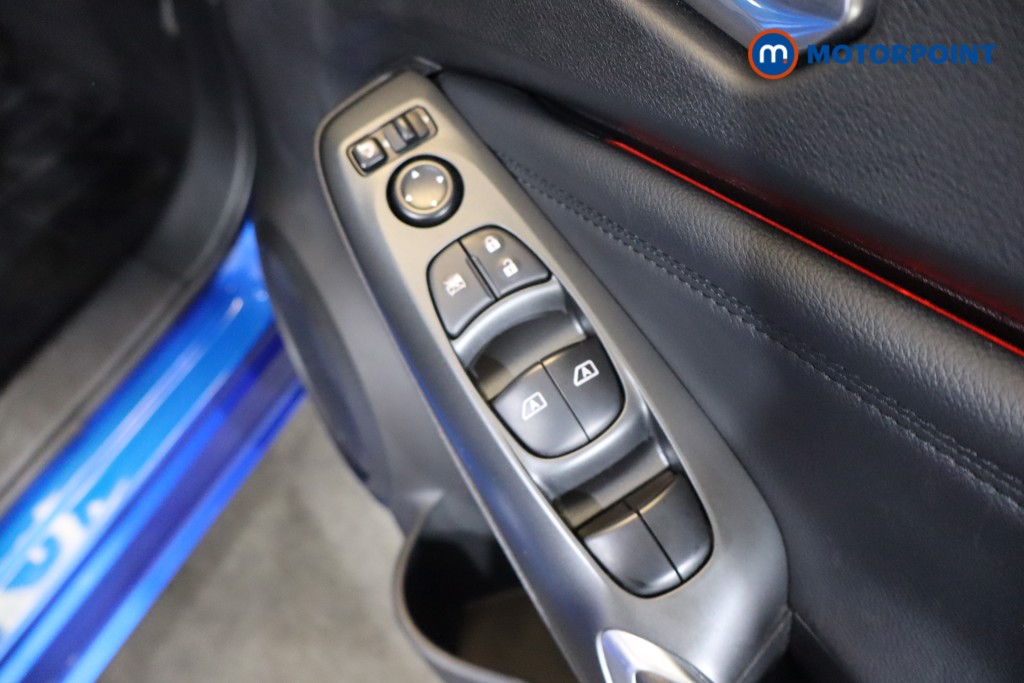 Nissan Juke N-Connecta Manual Petrol SUV - Stock Number (1563453) - 19th supplementary image