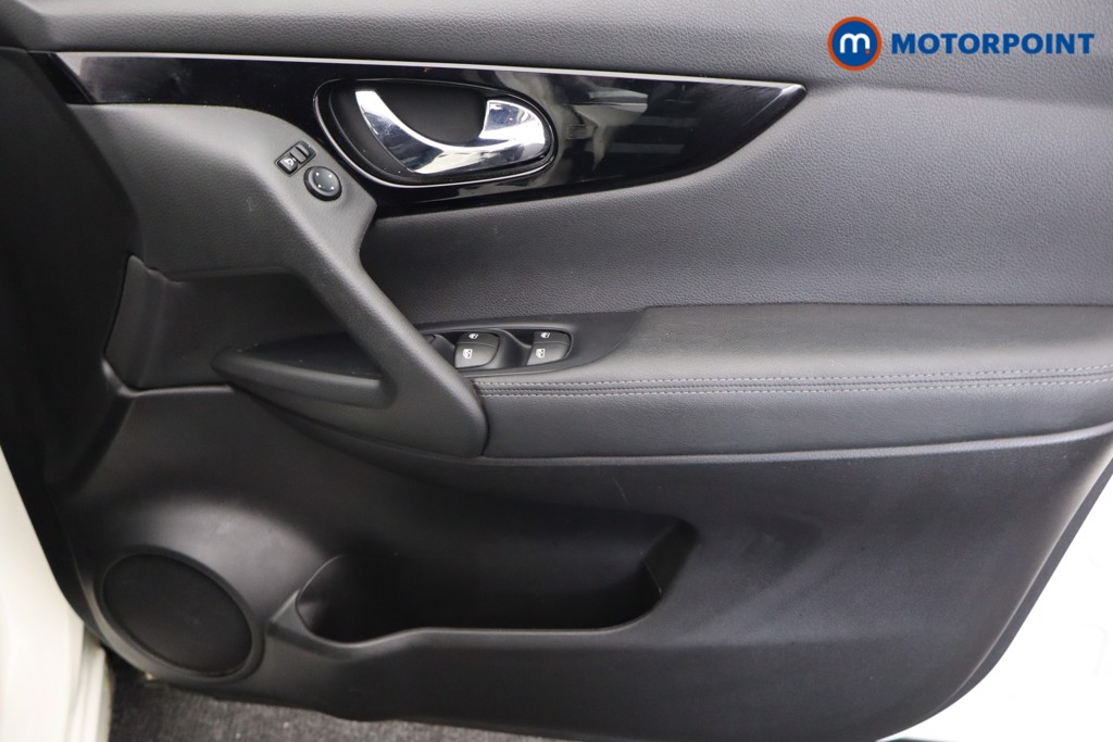 Nissan Qashqai Acenta Premium Manual Petrol SUV - Stock Number (1564362) - 19th supplementary image