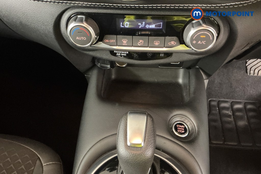 Nissan Juke N-Connecta Automatic Petrol SUV - Stock Number (1564961) - 14th supplementary image
