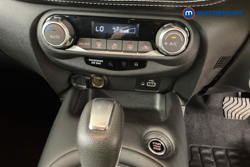 Nissan Juke N-Connecta Automatic Petrol SUV - Stock Number (1564961) - 15th supplementary image