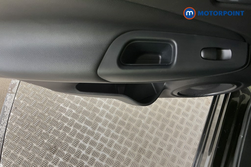 Nissan Juke N-Connecta Automatic Petrol SUV - Stock Number (1564961) - 22nd supplementary image