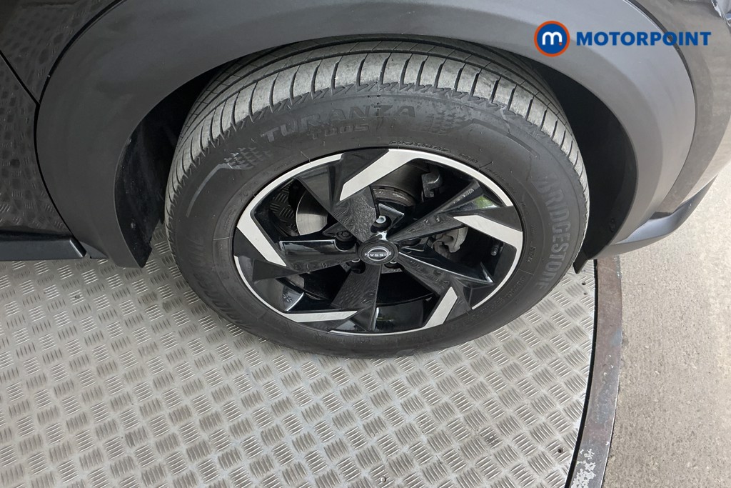 Nissan Juke N-Connecta Automatic Petrol SUV - Stock Number (1564961) - 32nd supplementary image
