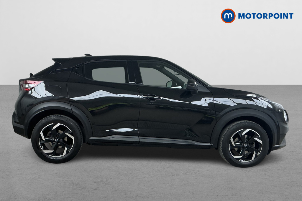 Nissan Juke N-Connecta Automatic Petrol SUV - Stock Number (1564961) - Drivers side
