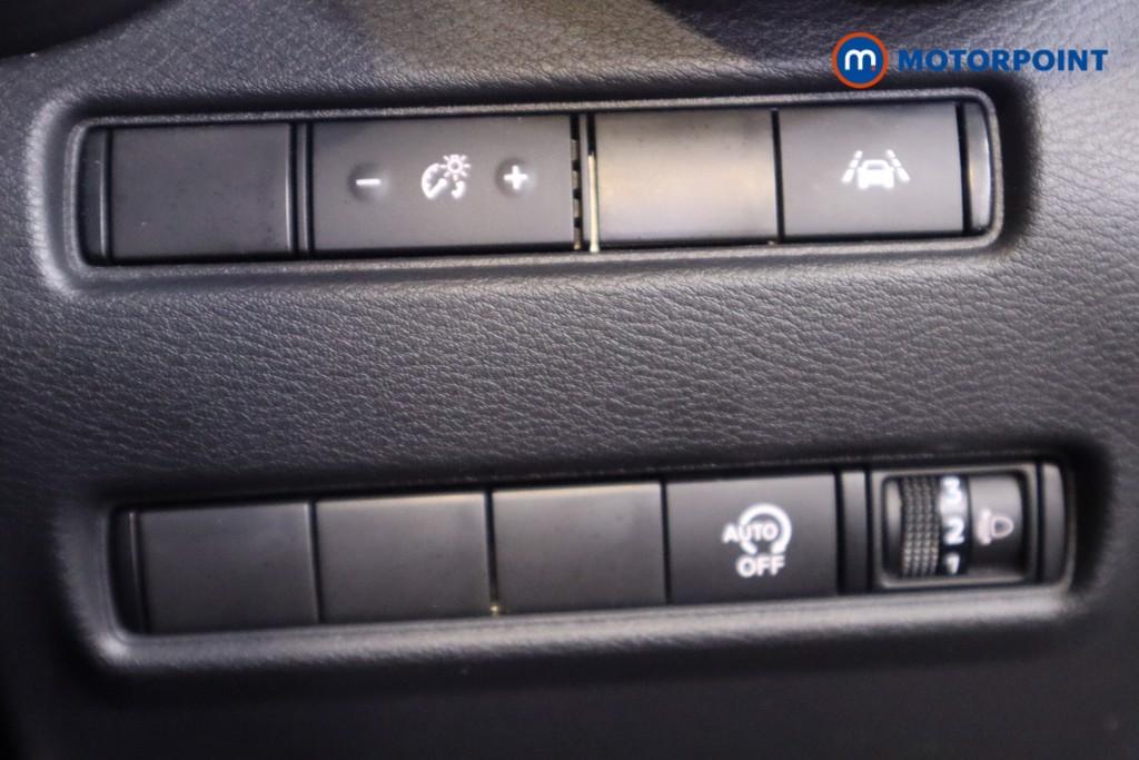 Nissan Juke N-Connecta Automatic Petrol SUV - Stock Number (1564969) - 16th supplementary image