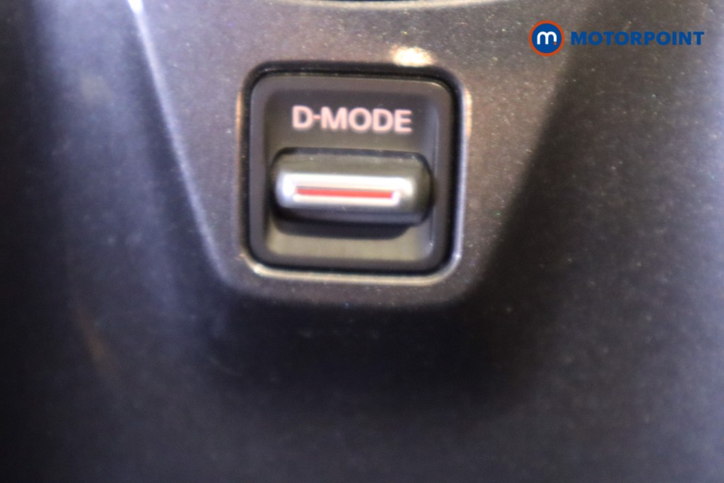 Nissan Juke N-Connecta Automatic Petrol SUV - Stock Number (1564969) - 23rd supplementary image