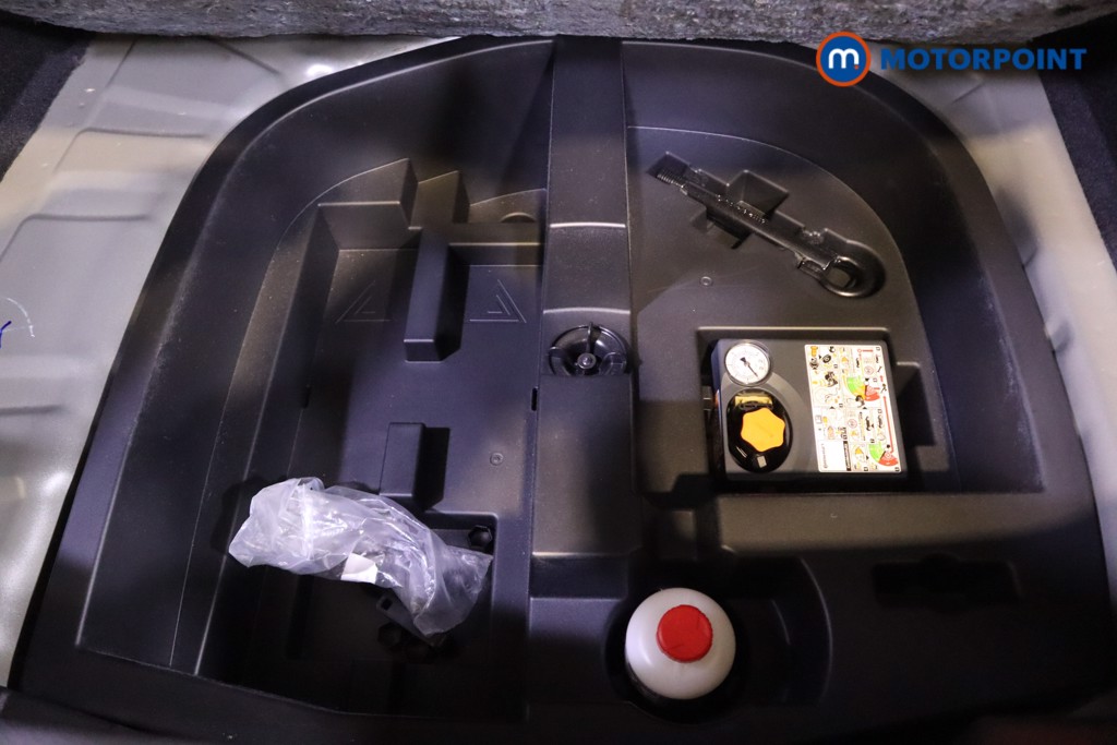 Nissan Juke N-Connecta Automatic Petrol SUV - Stock Number (1564969) - 29th supplementary image