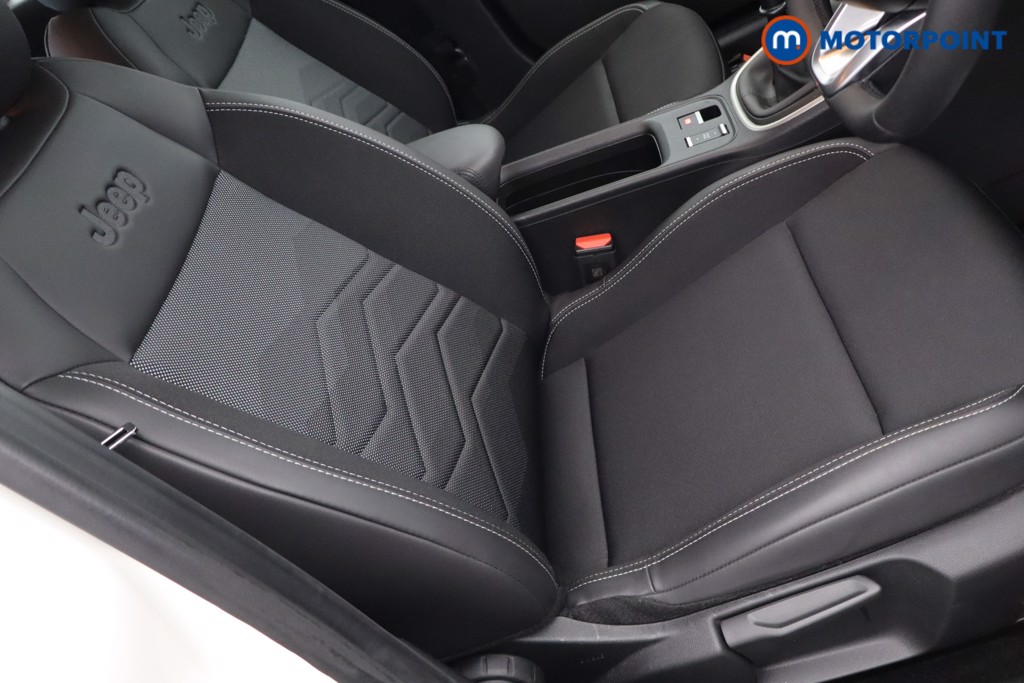 Jeep Avenger Altitude Manual Petrol SUV - Stock Number (1565151) - 16th supplementary image