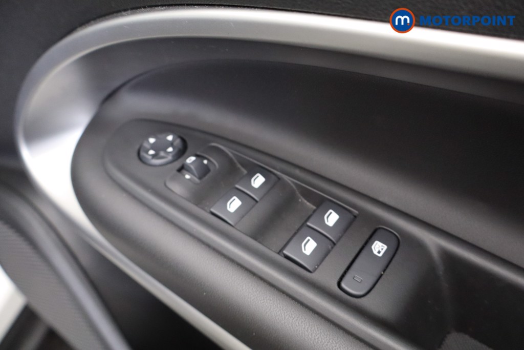 Jeep Avenger Altitude Manual Petrol SUV - Stock Number (1565151) - 19th supplementary image