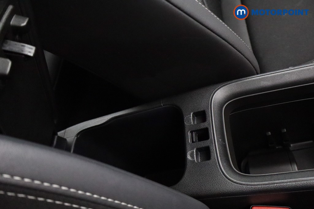 Jeep Avenger Altitude Manual Petrol SUV - Stock Number (1565159) - 8th supplementary image