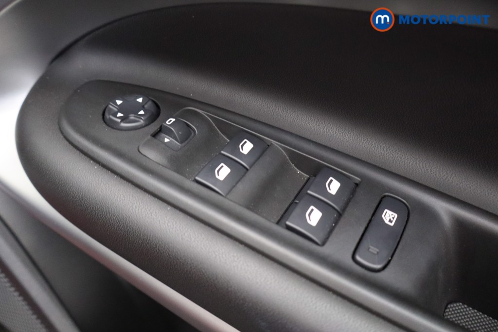 Jeep Avenger Altitude Manual Petrol SUV - Stock Number (1565159) - 19th supplementary image