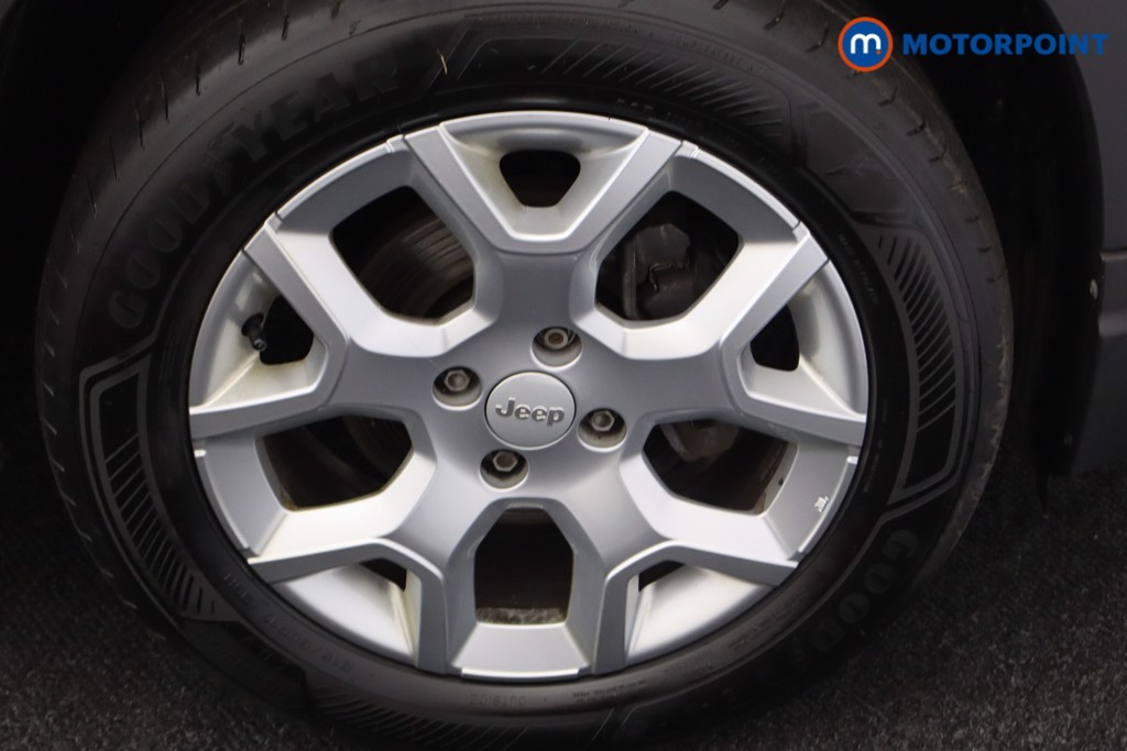 Jeep Avenger Altitude Manual Petrol SUV - Stock Number (1565159) - 28th supplementary image