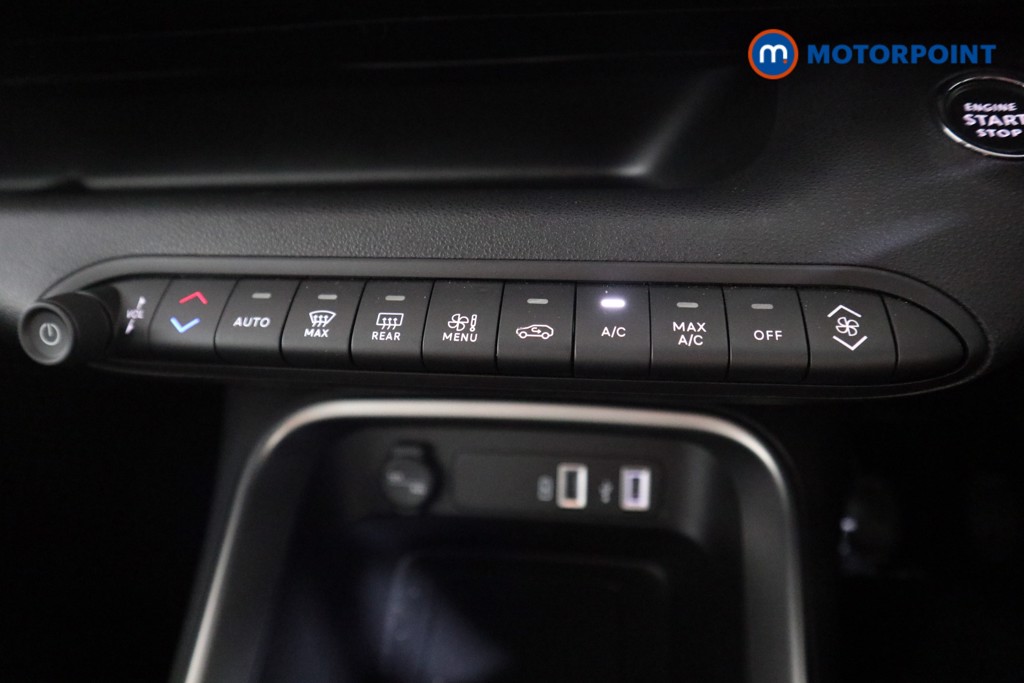 Jeep Avenger Altitude Manual Petrol SUV - Stock Number (1565160) - 8th supplementary image