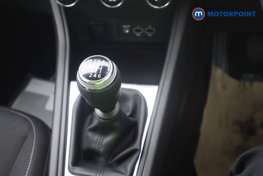 Renault Captur Iconic Manual Petrol SUV - Stock Number (1565423) - 6th supplementary image