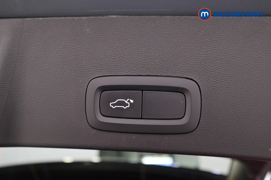 Volvo Xc40 R Design Automatic Petrol SUV - Stock Number (1565679) - 13th supplementary image