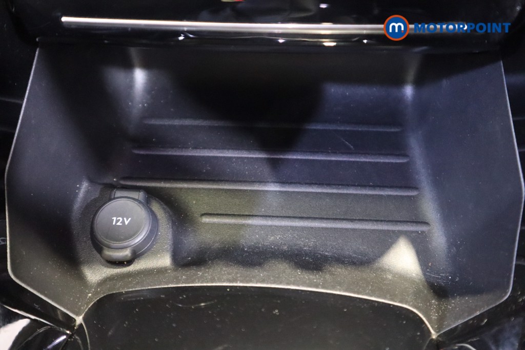 Peugeot 2008 Allure Manual Petrol SUV - Stock Number (1565866) - 23rd supplementary image