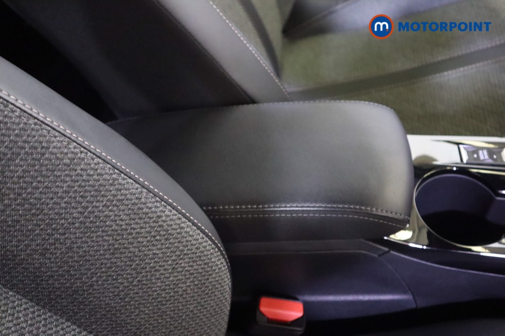 Peugeot 2008 Allure Manual Petrol SUV - Stock Number (1565866) - 27th supplementary image