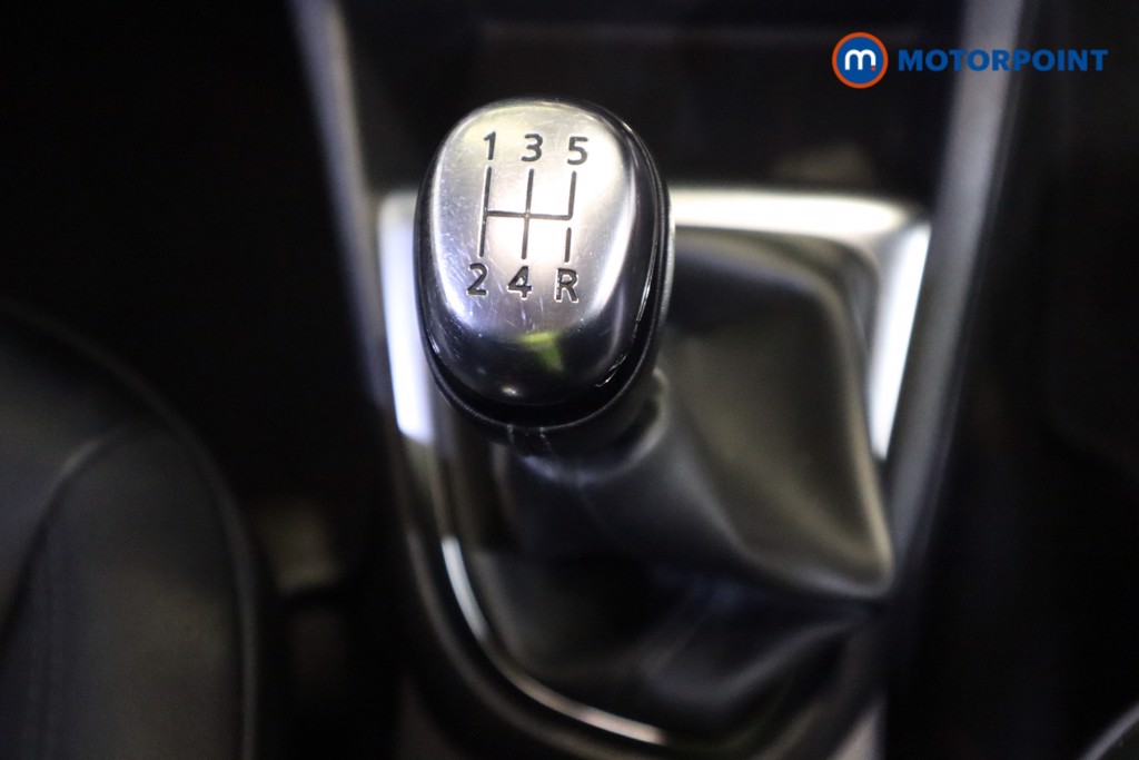 Renault Captur Gt Line Manual Petrol SUV - Stock Number (1565870) - 5th supplementary image