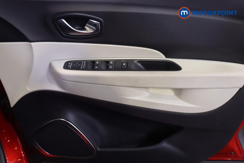 Renault Captur Gt Line Manual Petrol SUV - Stock Number (1565870) - 13th supplementary image