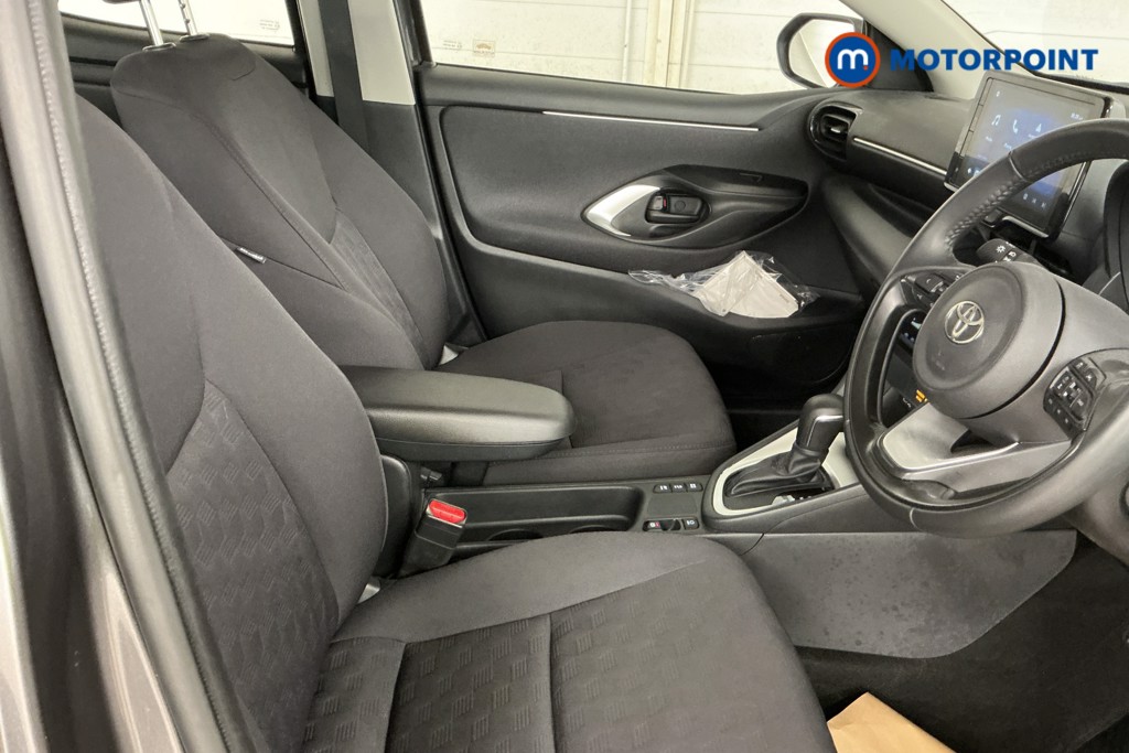 Toyota Yaris Icon Automatic Petrol-Electric Hybrid Hatchback - Stock Number (1565973) - 4th supplementary image